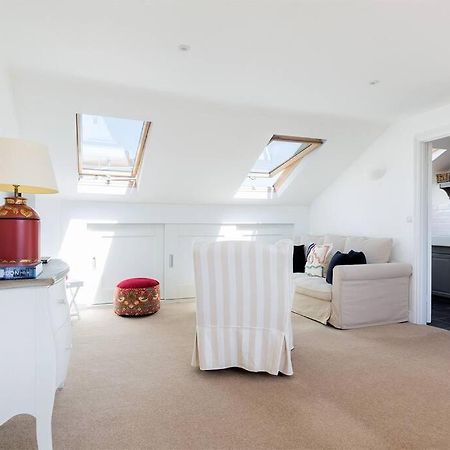 Spacious 3 Bedroom Flat With Terrace ロンドン エクステリア 写真