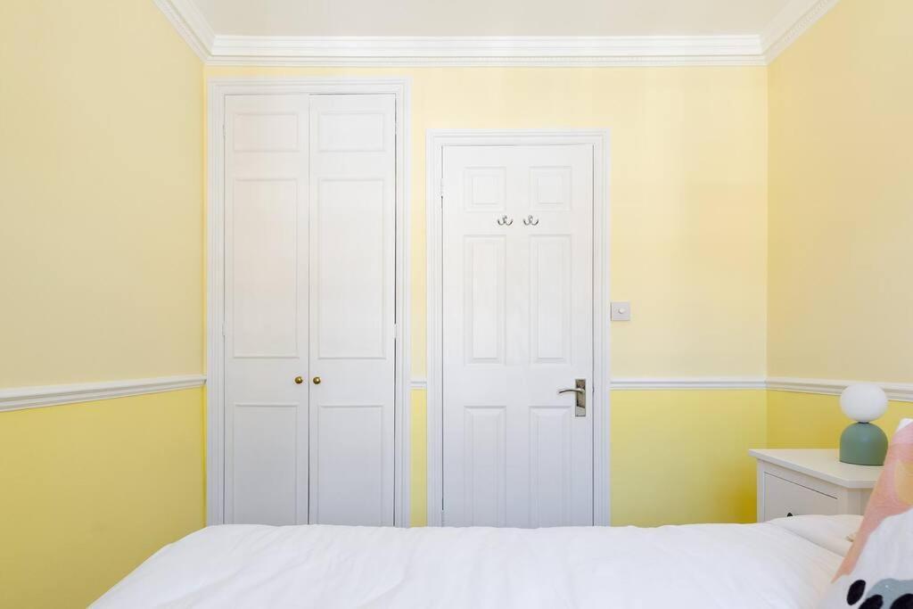 Spacious 3 Bedroom Flat With Terrace ロンドン エクステリア 写真