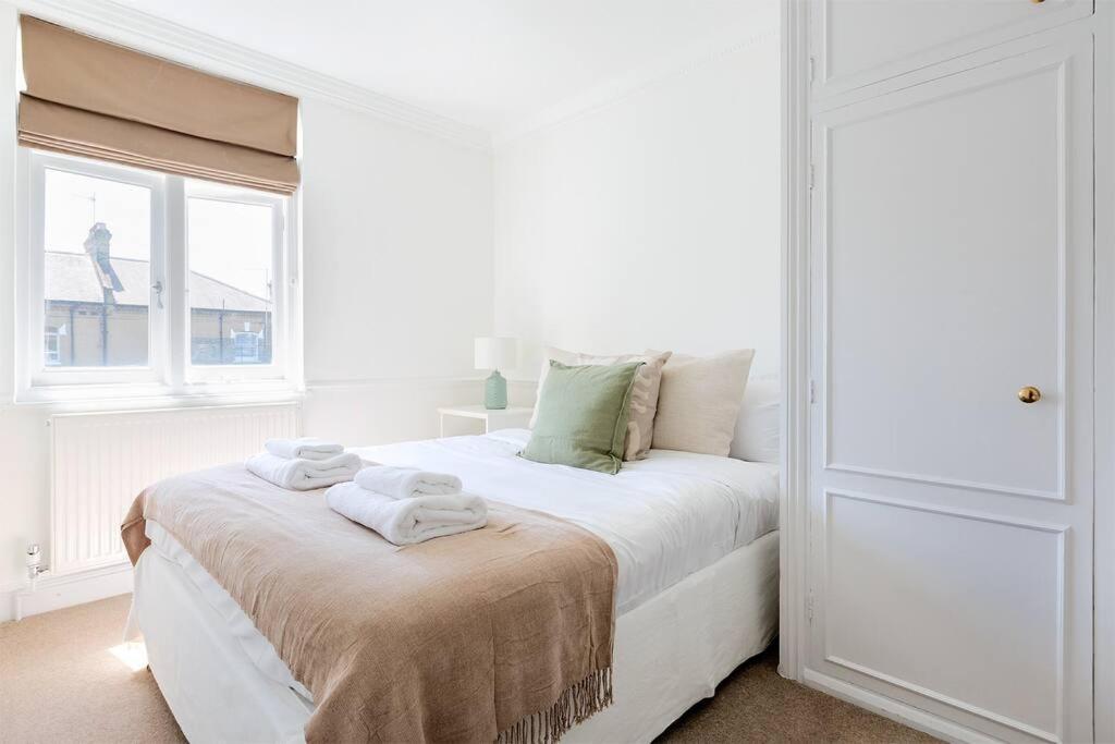 Spacious 3 Bedroom Flat With Terrace ロンドン エクステリア 写真