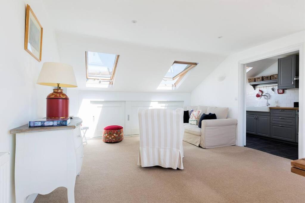 Spacious 3 Bedroom Flat With Terrace ロンドン エクステリア 写真