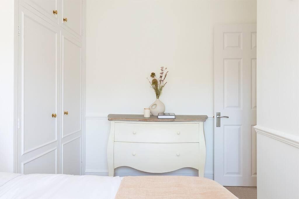 Spacious 3 Bedroom Flat With Terrace ロンドン エクステリア 写真