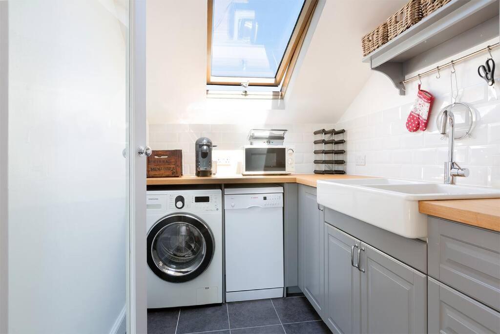 Spacious 3 Bedroom Flat With Terrace ロンドン エクステリア 写真