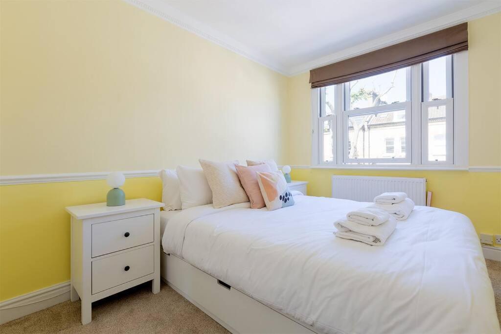 Spacious 3 Bedroom Flat With Terrace ロンドン エクステリア 写真